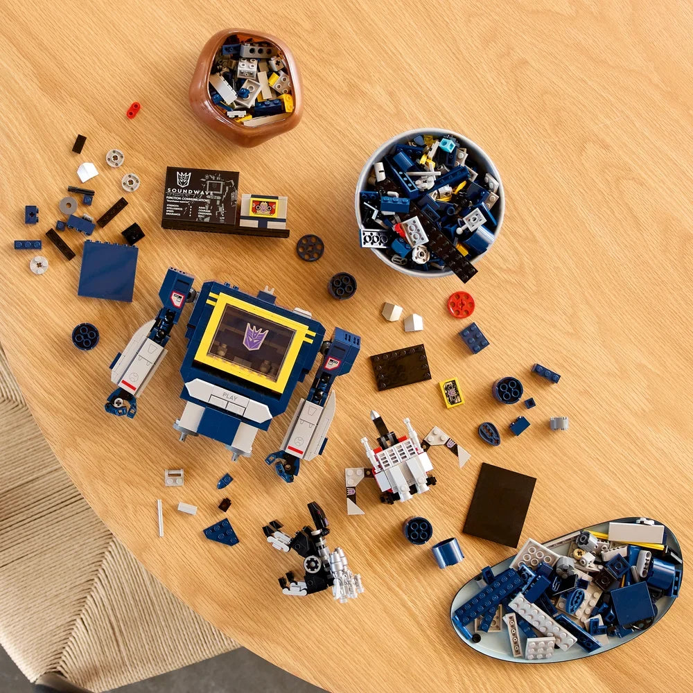 LEGO Icons - Transformers: Soundwave - 10358